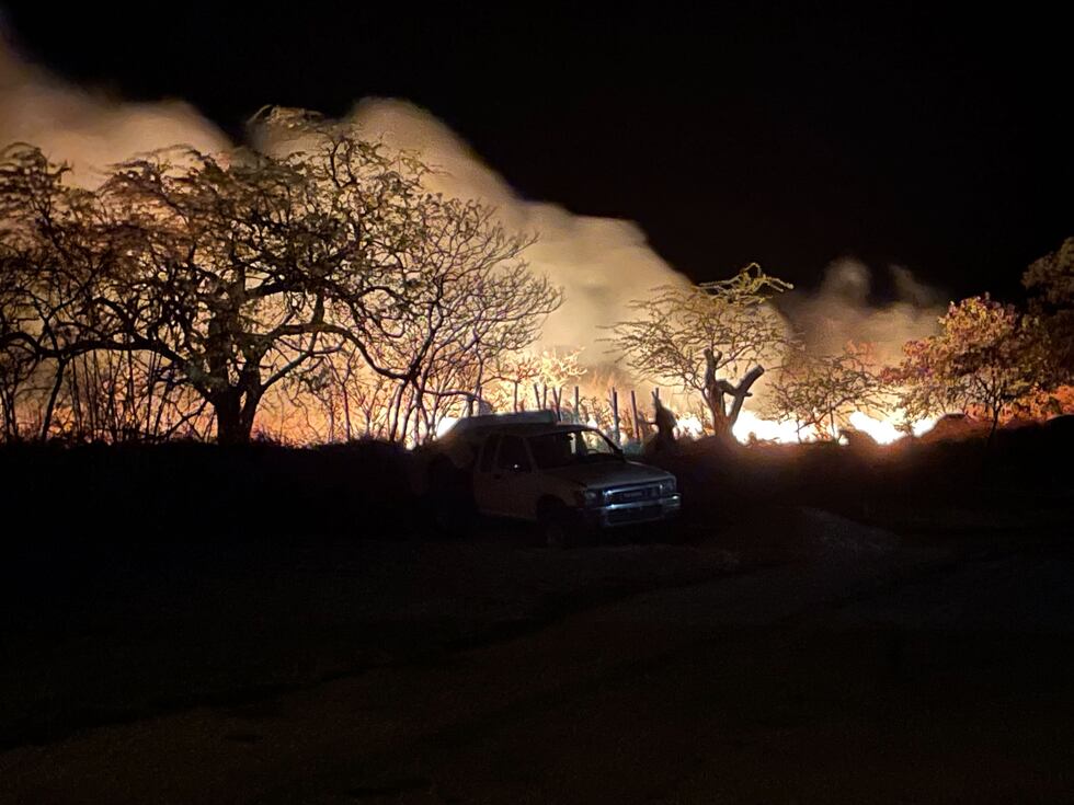 Waianae Valley brush fire