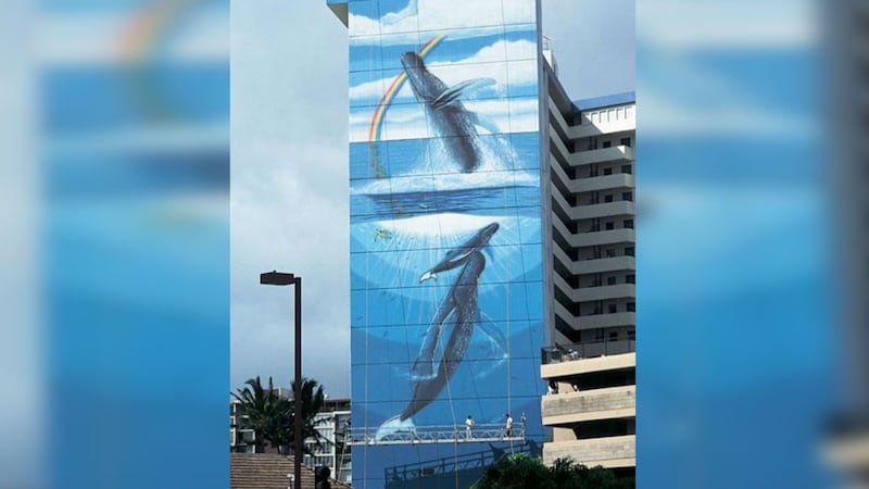 The mural stands 16 stories tall. (Image: Wyland)