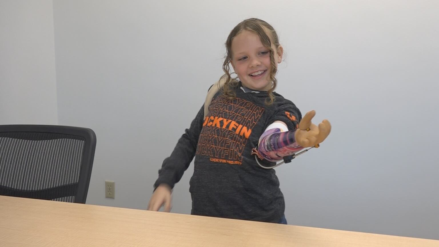 3rd grade girl to receive life-changing 'hero' prosthetic arm - Vimarsana News
