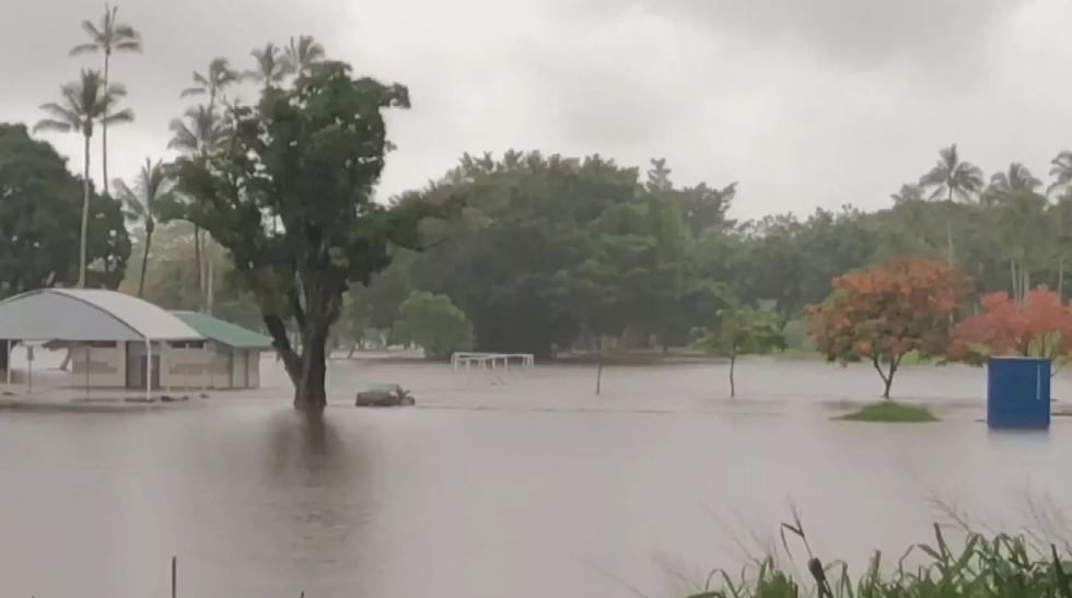Heavy rains triggered widespread flooding in Hilo. (Image: Paul Miyasaki)