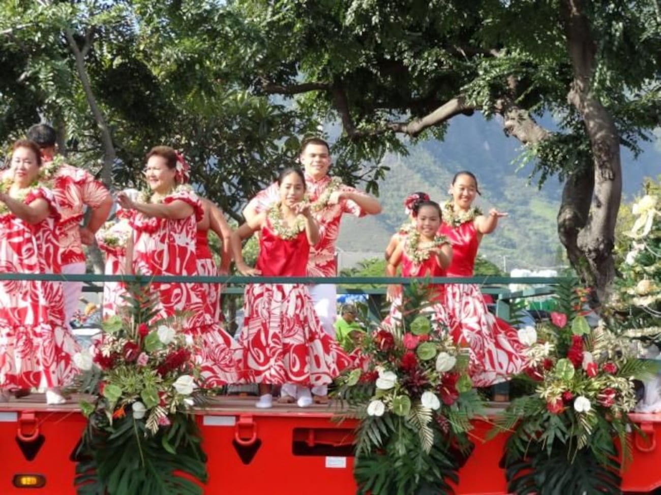 Complete list of holiday parades on Oahu