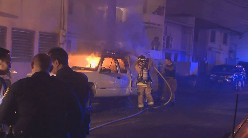 Truck fire in Kalihi (Image: Hawaii News Now)
