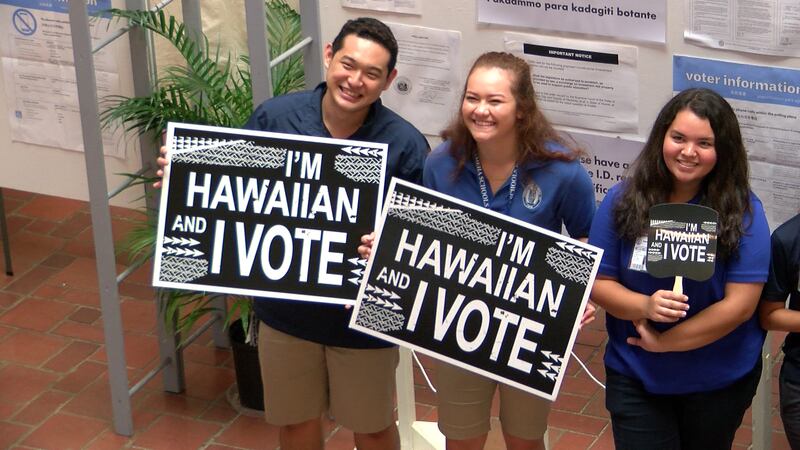 Seniors at Kamehameha Schools cast their votes Friday. (Image: Hawaii News Now)