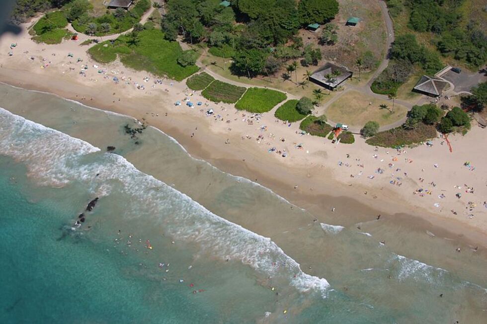 Hapuna Beach, Big Island (Image: Wikimedia Commons)
