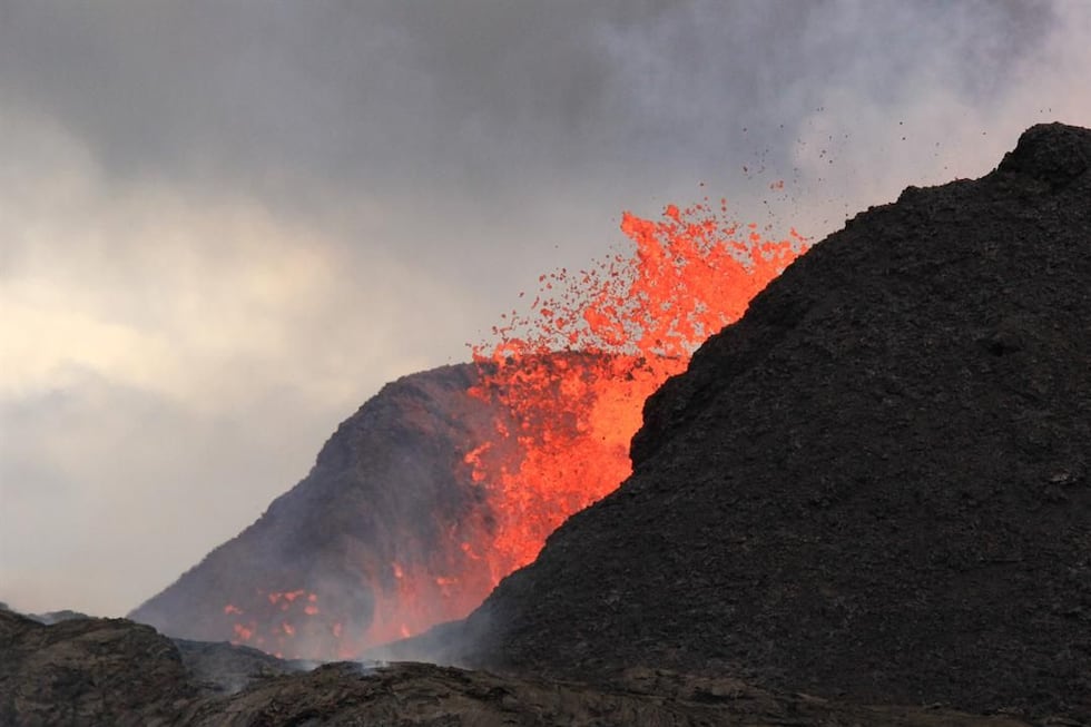 The fissure 8 splatter cone is photographed on June 24. (Source: USGS)